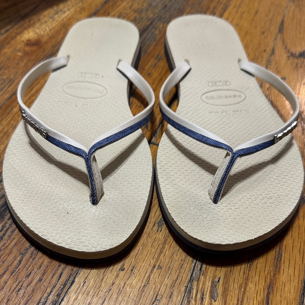 Havaianas Women's Cream and Navy Sandals